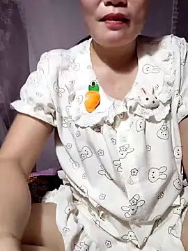 Snapshot of -Trici- chatting on 06/21/26, 02:08 -Trici- online show from 06/21/26, 02:08