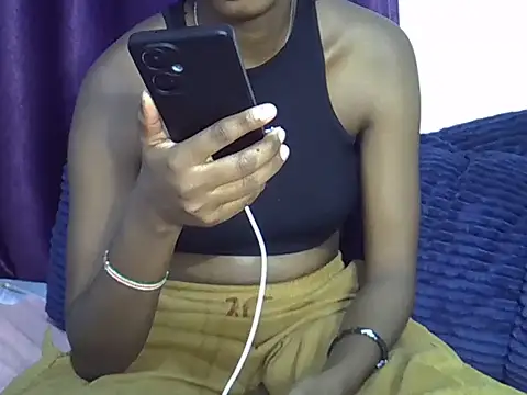 Snapshot of Ginnah_ chatting on 06/16/26, 12:24 Ginnah online show from 06/16/26, 12:24