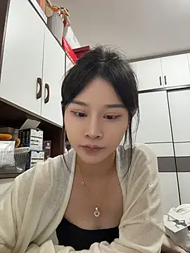 cuteluky18 online show from 05/15/26, 12:01