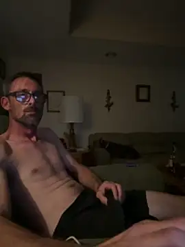 LukeLongsnake8in online show from 05/08/26, 12:32