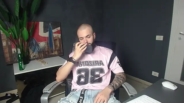 OscarWillss online show from 06/14/26, 05:31