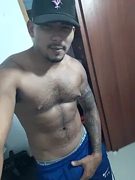 Snapshot of AndrssGold chatting on 05/15/26, 03:35 AndrssGold online show from 05/15/26, 03:35