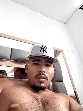 Snapshot of AndrssGold chatting on 06/19/26, 01:04 AndrssGold online show from 06/19/26, 01:04