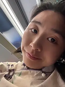 Snapshot of Iridessa- chatting on 05/31/26, 08:21 Iridessa- online show from 05/31/26, 08:21