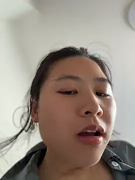 Snapshot of Iridessa- chatting on 06/17/26, 11:16 Iridessa- online show from 06/17/26, 11:16