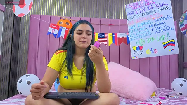 Sofia-Horny- online show from 06/18/26, 09:14
