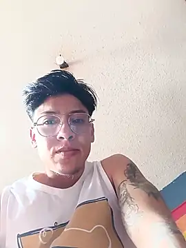 Snapshot of AlexxEngine chatting on 06/17/26, 05:03 AlexxEngine online show from 06/17/26, 05:03