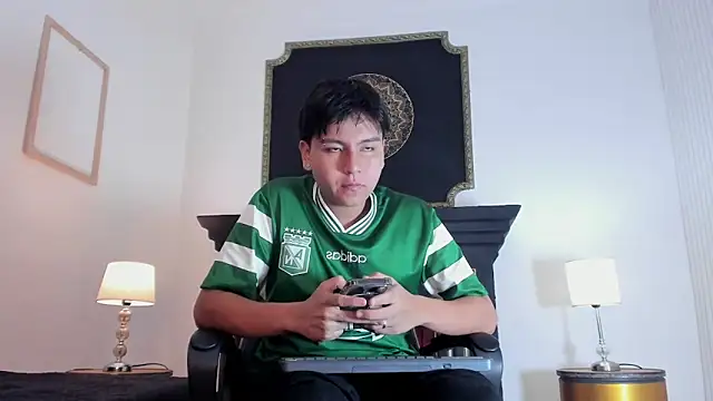 Snapshot of _maximo_1 chatting on 06/09/26, 01:34 maximo 1 online show from 06/09/26, 01:34