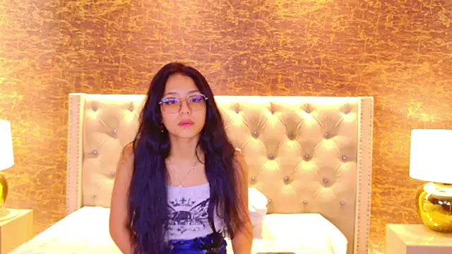 Kiara layla online show from 06/13/26, 10:13