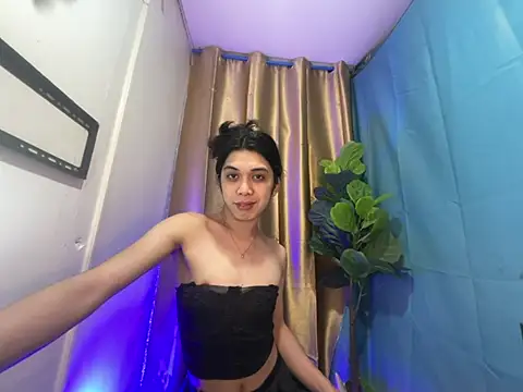 Snapshot of RoseAmarie chatting on 07/28/26, 01:10 RoseAmarie online show from 07/28/26, 01:10