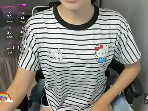 Linh smile  online show from 07/27/26, 02:57