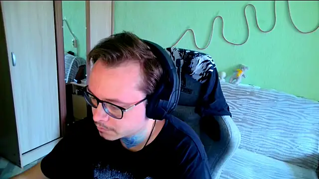 MeLanXolik online show from 05/28/26, 10:34