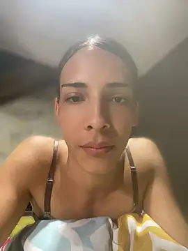 Snapshot of Cata_miah chatting on 05/19/26, 06:36 Cata miah online show from 05/19/26, 06:36