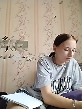 Snapshot of -VictoriaJohnson- chatting on 07/06/26, 04:31 -VictoriaJohnson- online show from 07/06/26, 04:31