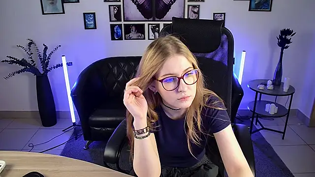 lanafitch online show from 06/11/26, 10:24