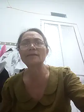 Vieekee online show from 05/11/26, 04:04