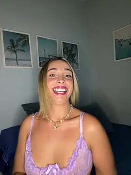space couple online show from 08/04/26, 09:06