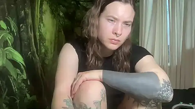 mo0ngoddess online show from 12/17/25, 12:27