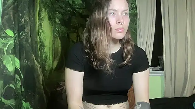 mo0ngoddess online show from 12/22/25, 01:57