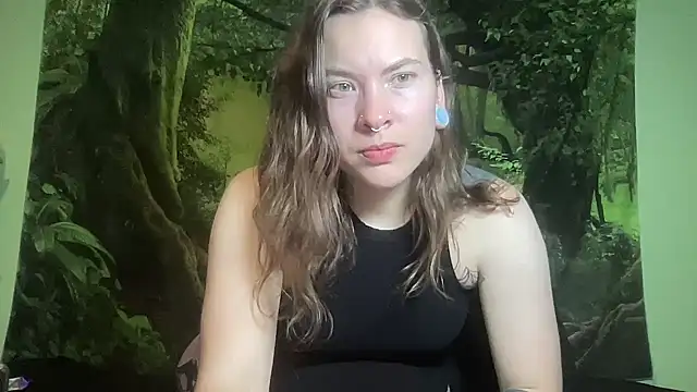 Snapshot of mo0ngoddess chatting on 05/15/26, 03:46 mo0ngoddess online show from 05/15/26, 03:46