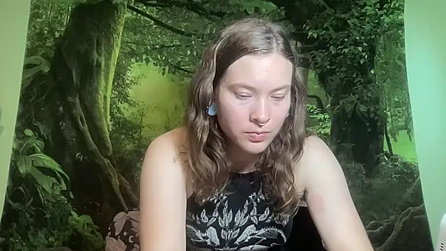 Snapshot of mo0ngoddess chatting on 06/06/26, 02:38 mo0ngoddess online show from 06/06/26, 02:38