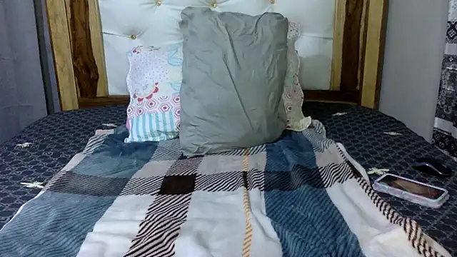 creamyamber online show from 12/19/25, 02:40