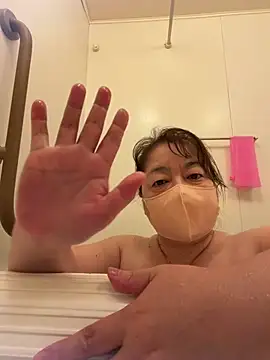 Snapshot of koharu1212 chatting on 07/05/26, 01:51 koharu1212 online show from 07/05/26, 01:51