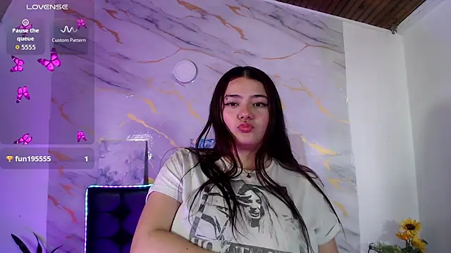 Snapshot of Lizeth_bigboob chatting on 05/28/26, 07:55 Lizeth bigboob online show from 05/28/26, 07:55