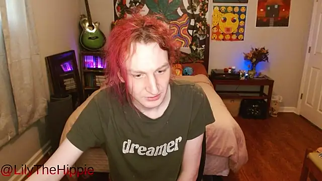 Snapshot of lilythehippie chatting on 05/27/26, 05:32 lilythehippie online show from 05/27/26, 05:32