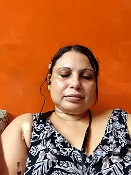 Snapshot of Ruhilove1 chatting on 05/18/26, 05:35 Ruhilove1 online show from 05/18/26, 05:35