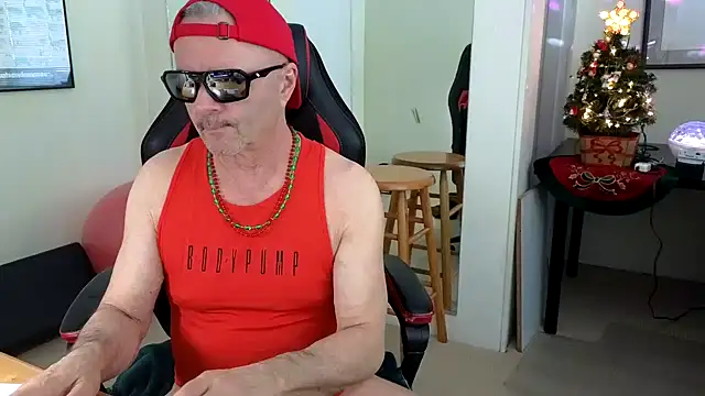 Snapshot of hotdadbod chatting on 12/17/24, 09:16 hotdadbod online show from 12/17/24, 09:16