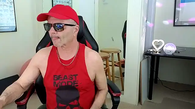 Snapshot of hotdadbod chatting on 12/30/24, 09:19 hotdadbod online show from 12/30/24, 09:19