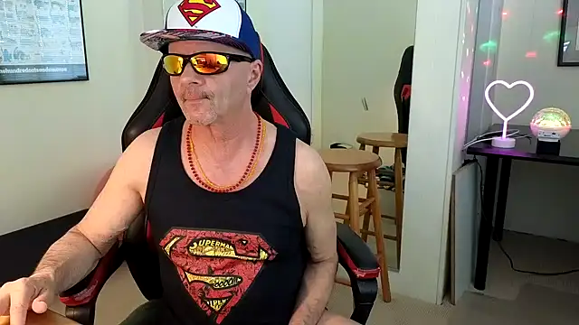 Snapshot of hotdadbod chatting on 01/10/25, 09:31 hotdadbod online show from 01/10/25, 09:31