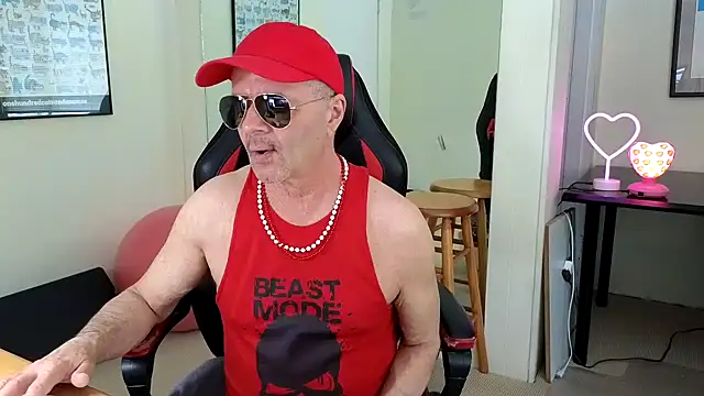 Snapshot of hotdadbod chatting on 01/30/25, 09:25 hotdadbod online show from 01/30/25, 09:25