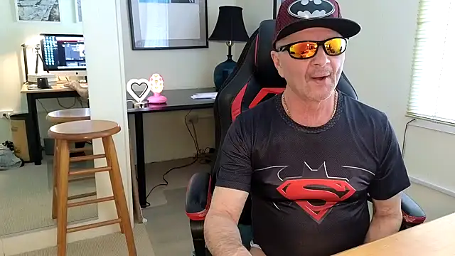 Snapshot of hotdadbod chatting on 02/20/25, 09:20 hotdadbod online show from 02/20/25, 09:20