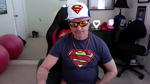 Snapshot of hotdadbod chatting on 02/24/25, 09:31 hotdadbod online show from 02/24/25, 09:31