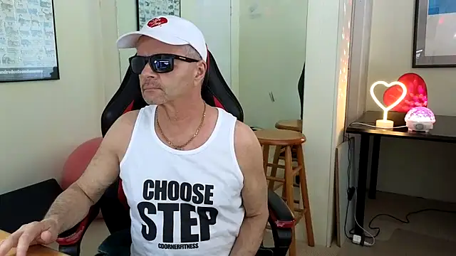 Snapshot of hotdadbod chatting on 03/03/25, 09:26 hotdadbod online show from 03/03/25, 09:26