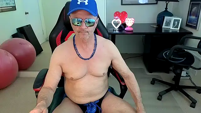 Snapshot of hotdadbod chatting on 09/19/25, 08:31 hotdadbod online show from 09/19/25, 08:31