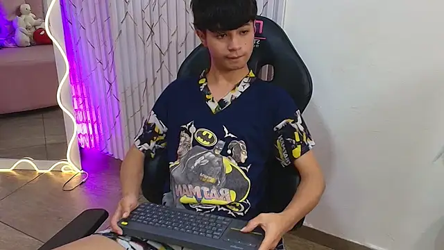 Spark tay online show from 06/18/26, 04:57