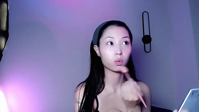 neverstoplovingme online show from 06/14/26, 02:24