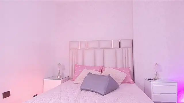 mia velvett  online show from 06/09/26, 11:55