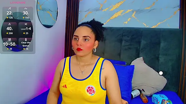 Snapshot of Sol__Latina chatting on 06/17/26, 02:47 Sol Latina online show from 06/17/26, 02:47