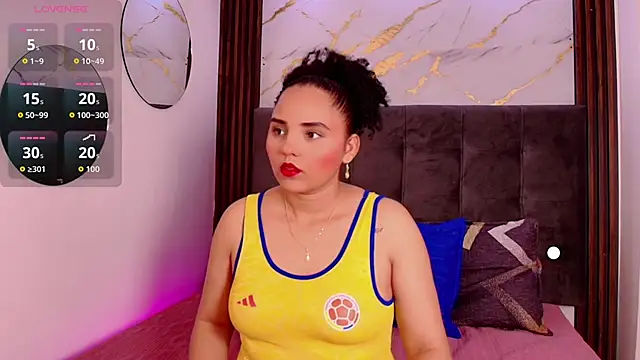 Snapshot of Sol__Latina chatting on 06/19/26, 03:33 Sol Latina online show from 06/19/26, 03:33