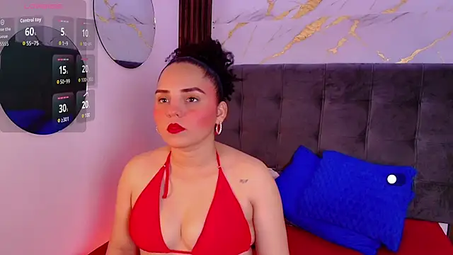 Snapshot of Sol__Latina chatting on 06/23/26, 02:42 Sol Latina online show from 06/23/26, 02:42