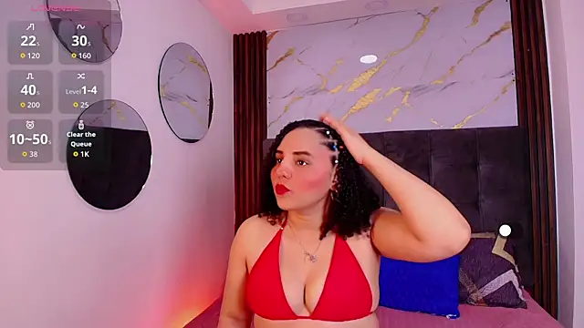 Snapshot of Sol__Latina chatting on 06/25/26, 03:17 Sol Latina online show from 06/25/26, 03:17