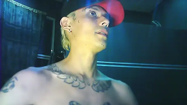 Snapshot of maxwell_crazy1 chatting on 05/15/26, 11:56 maxwell crazy1 online show from 05/15/26, 11:56