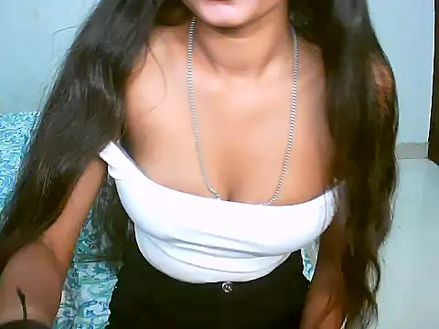 Snapshot of Hey-sanvi chatting on 05/27/26, 05:04 Hey-sanvi online show from 05/27/26, 05:04