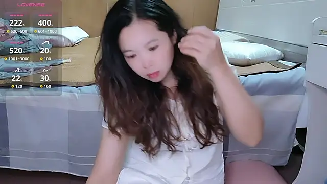 Snapshot of F-Yingying chatting on 06/09/26, 08:04 F-Yingying online show from 06/09/26, 08:04