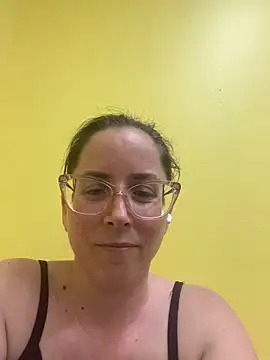 Snapshot of AvaLunaXo chatting on 05/21/26, 03:02 AvaLunaXo online show from 05/21/26, 03:02