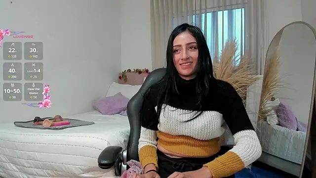 Snapshot of Charlotte_pleasure chatting on 05/21/26, 10:44 Charlotte pleasure online show from 05/21/26, 10:44